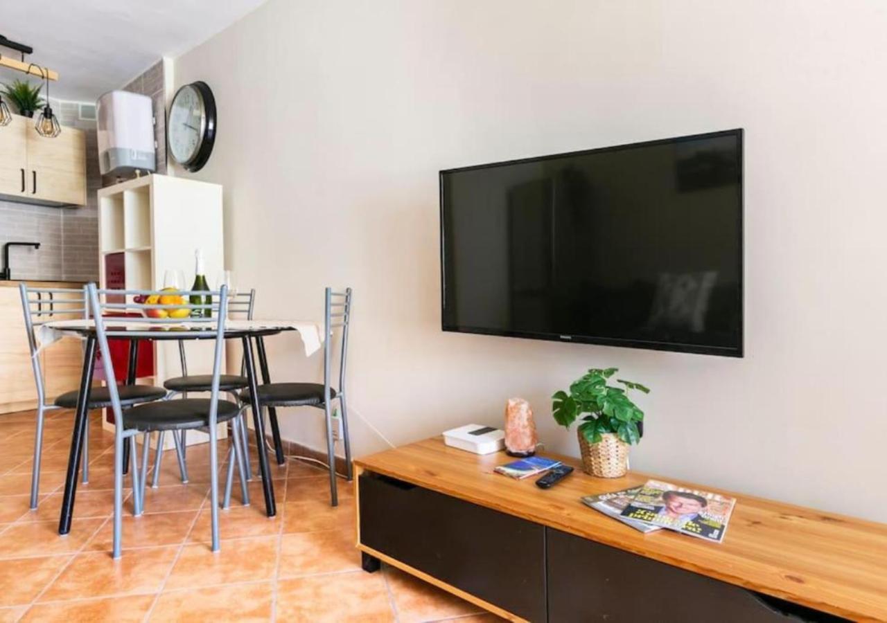 Cosy Apartment In Los Cristianos 5Min To The Ocean Buitenkant foto