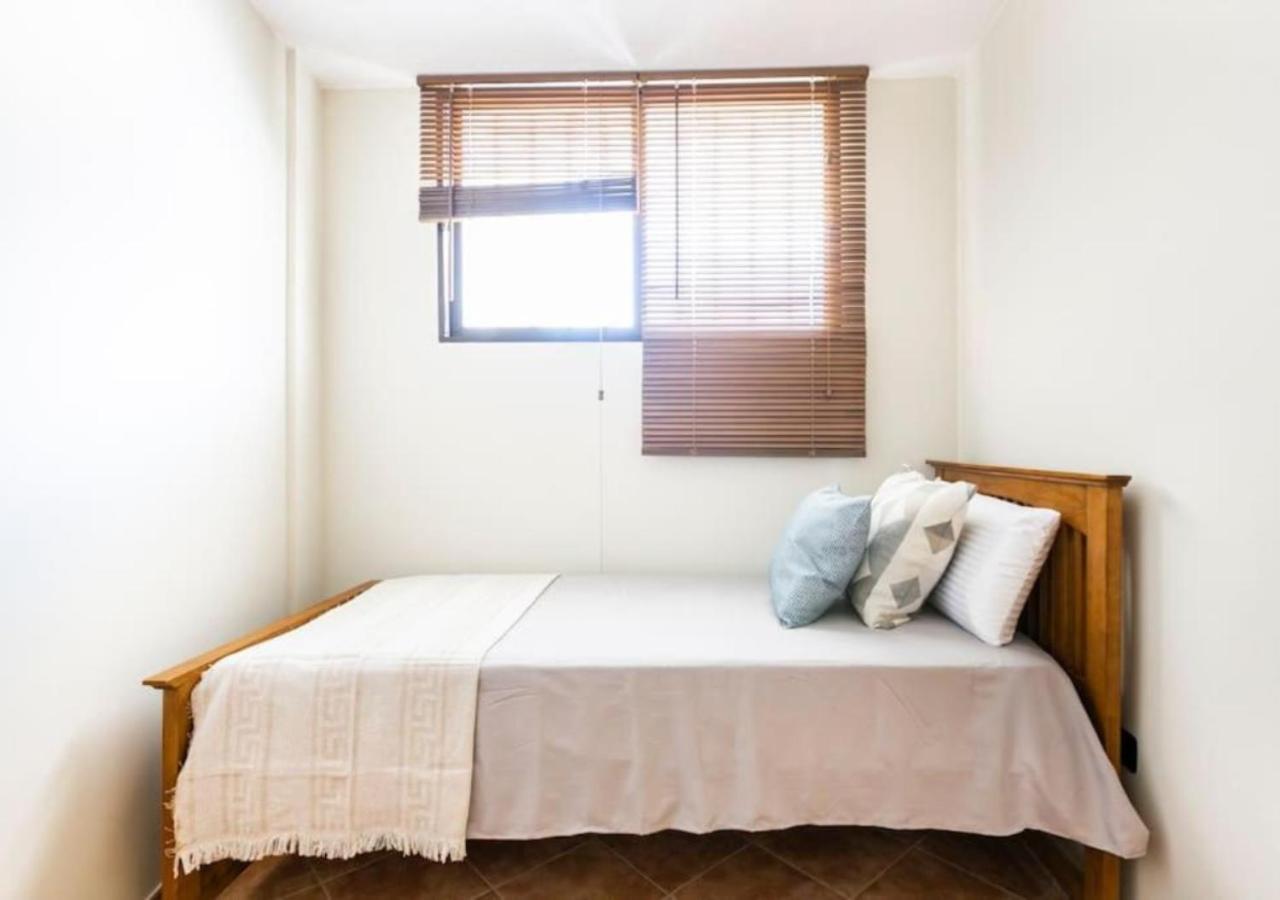 Cosy Apartment In Los Cristianos 5Min To The Ocean Buitenkant foto