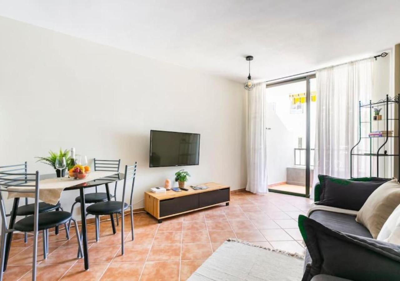 Cosy Apartment In Los Cristianos 5Min To The Ocean Buitenkant foto