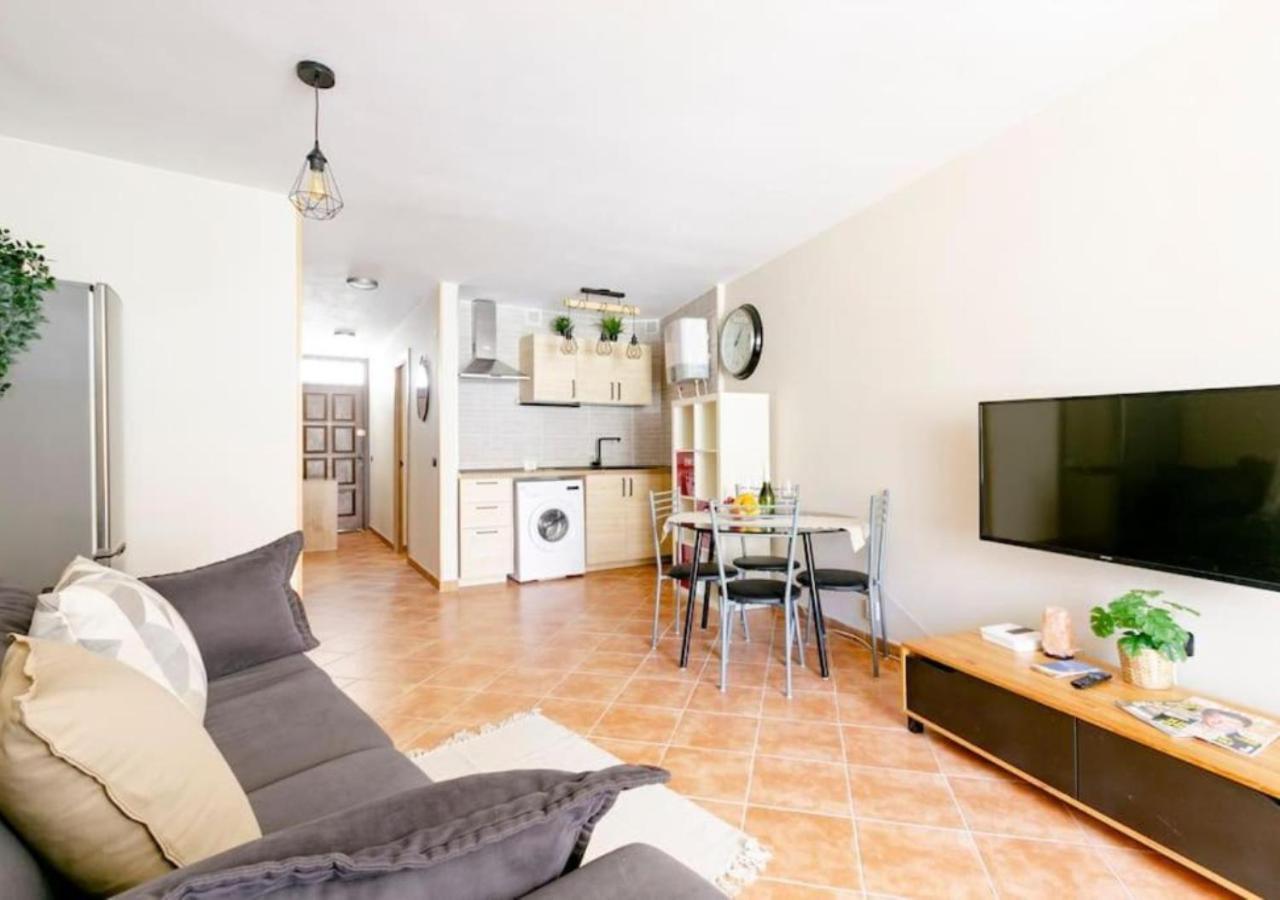 Cosy Apartment In Los Cristianos 5Min To The Ocean Buitenkant foto